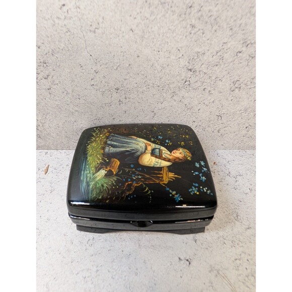 Hand-Painted Russian Lacquer Box – Maiden by the Water, Black Lacquer & Red - Picture 3 of 8